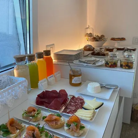 Le Farfalle 住宿加早餐酒店 *